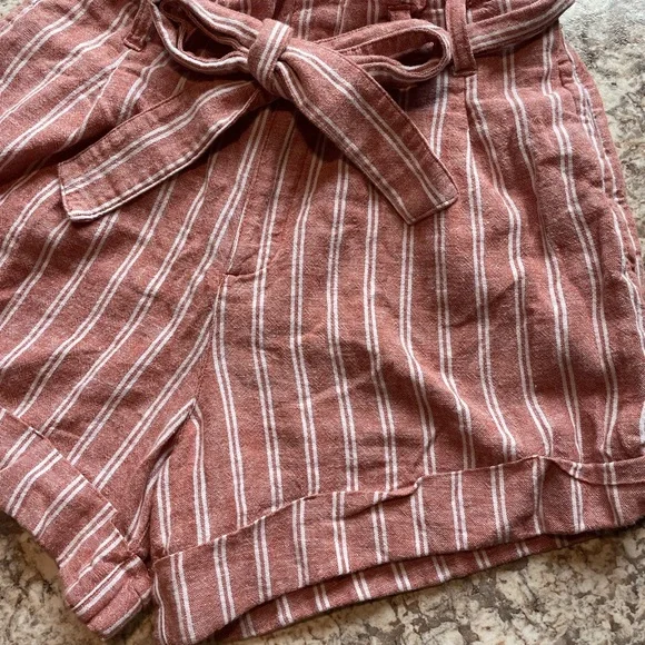 ❌SOLD!❌ Like New! Abercrombie & Fitch Striped Linen Paperbag Belted High Waisted - Picture 3 of 13